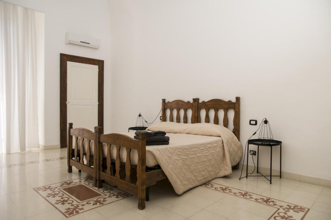Palazzo Italia Apartments Bari Exterior photo